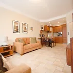 Spacious Apartment Victus With Parking And Balcony In Sopot By Noclegi Renters דירה סופוט