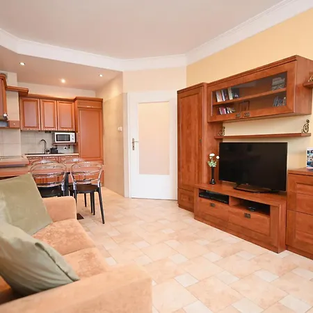 Spacious Apartment Victus With Parking And Balcony In Sopot By Noclegi Renters סופוט